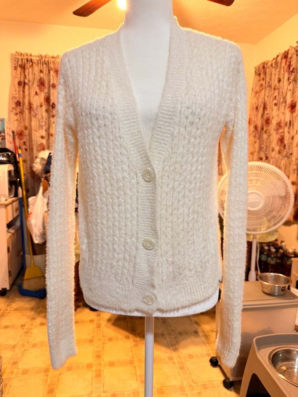 Abercrombie & Fitch Kids 11/12 Fuzzy Knit Cardigan Ivory